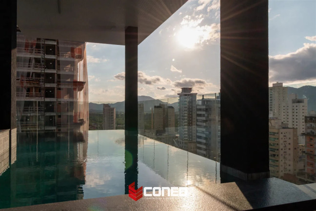 Imagem Apartamento com 4 Quartos à Venda, 220 m² em Meia Praia - Itapema