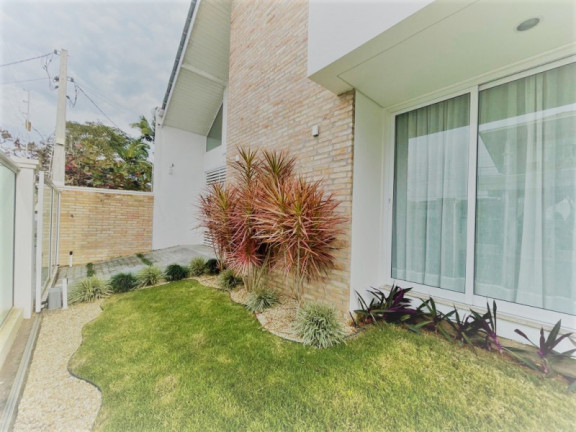 Imagem Casa com 3 Quartos à Venda, 387 m²