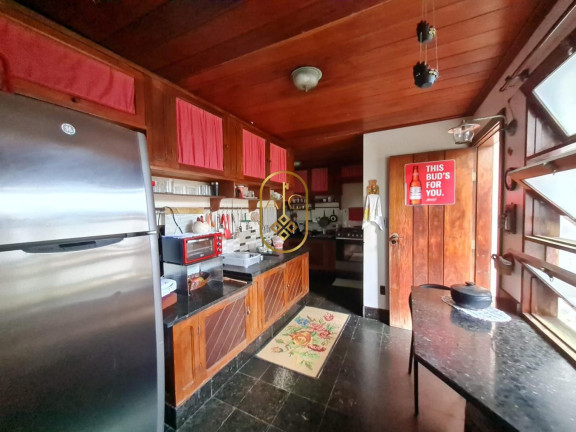 Imagem Casa com 4 Quartos à Venda, 250 m² em Pituaçu - Salvador