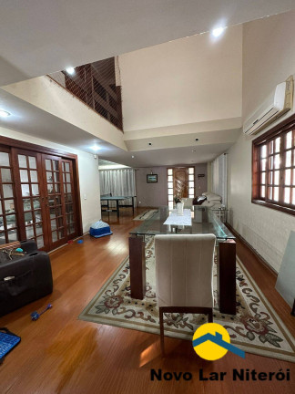 Imagem Casa com 3 Quartos à Venda, 302 m² em Piratininga - Niterói
