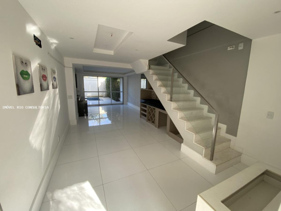 Imagem Casa com 3 Quartos à Venda, 268 m² em Rio De Janeiro Imagem Casa com 3 Quartos à Venda, 268 m² em Rio De Janeiro