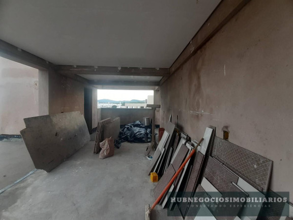 Imagem Cobertura com 3 Quartos à Venda, 218 m²