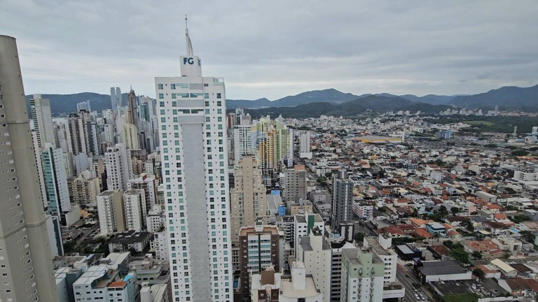 Imagem Cobertura com 4 Quartos à Venda, 260 m² em Centro - Balneário Camboriú