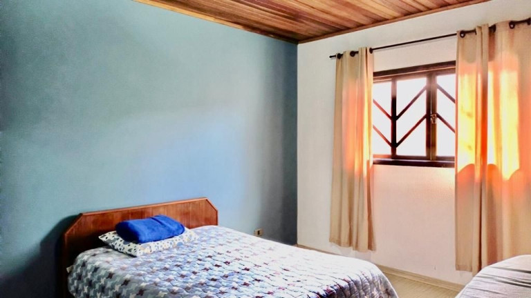 Imagem Casa com 3 Quartos à Venda, 240 m² em Campo De Santana - Curitiba