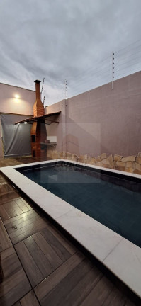 Imagem Casa com 4 Quartos à Venda, 182 m² em Cidade Alta - Cuiabá