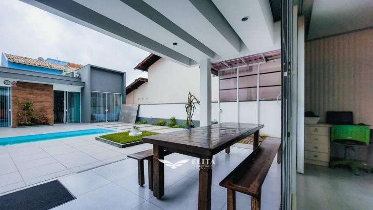Imagem Sobrado com 4 Quartos à Venda, 246 m² em Tabuleiro - Barra Velha