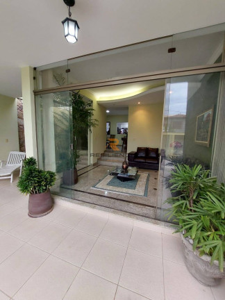 Imagem Casa com 4 Quartos à Venda, 375 m² em Názia I - Vespasiano