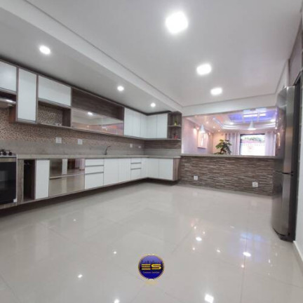 Imagem Casa com 5 Quartos à Venda, 450 m² em Flórida - Praia Grande Imagem Casa com 5 Quartos à Venda, 450 m² em Flórida - Praia Grande