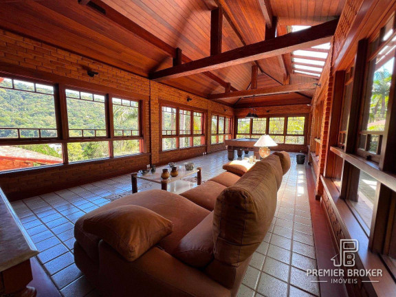 Imagem Casa com 7 Quartos à Venda, 743 m² em Quebra Frascos - Teresópolis
