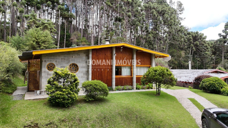 Casa com 4 Quartos à Venda, 190 m² em Região Do Jardim Do Embaixador - Campos Do Jordão
