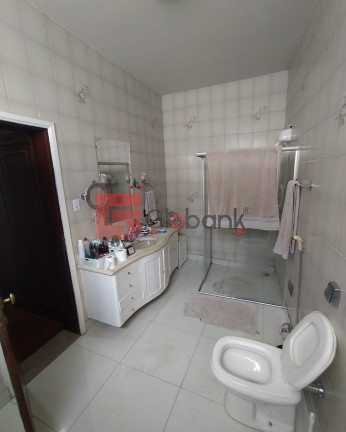 Imagem Casa com 3 Quartos à Venda, 250 m² em Centro - Montes Claros