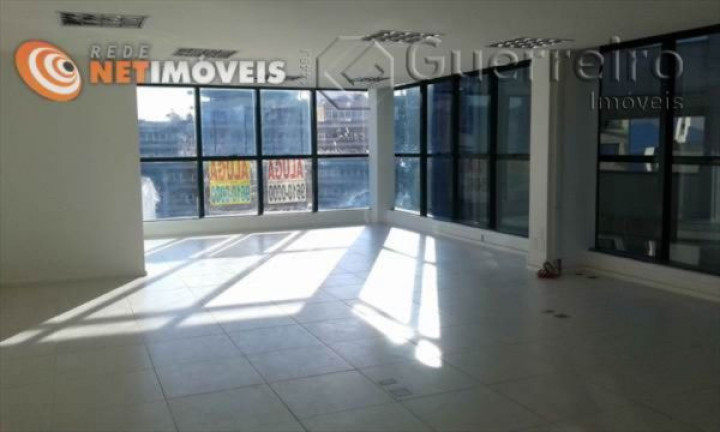 Sala Comercial à Venda, 373 m² em Centro - Florianópolis