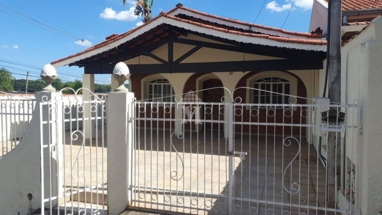Casa com 3 Quartos para Alugar, 130 m² em Centro - Jarinu