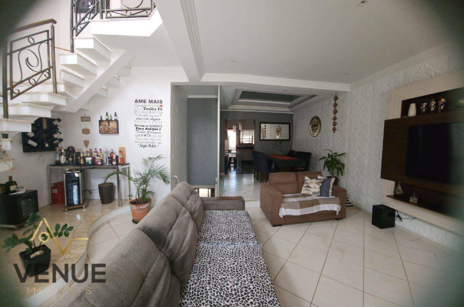 Imagem Casa com 5 Quartos à Venda, 300 m² em Nova Arujá - Arujá Imagem Casa com 5 Quartos à Venda, 300 m² em Nova Arujá - Arujá
