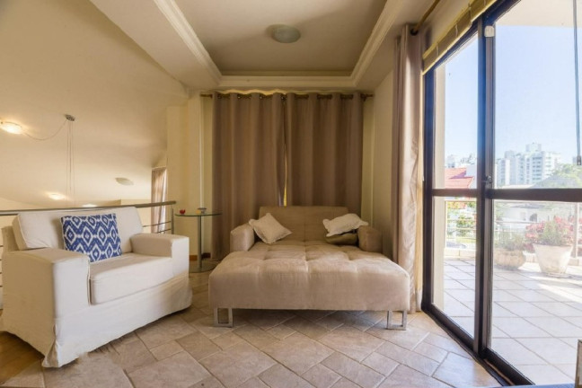 Imagem Casa com 5 Quartos à Venda, 330 m² em Itacorubi - Florianópolis