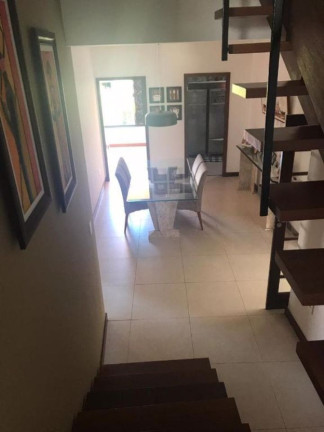 Imagem Casa com 4 Quartos à Venda, 400 m² em Estrada Do Coco - Lauro De Freitas Imagem Casa com 4 Quartos à Venda, 400 m² em Estrada Do Coco - Lauro De Freitas