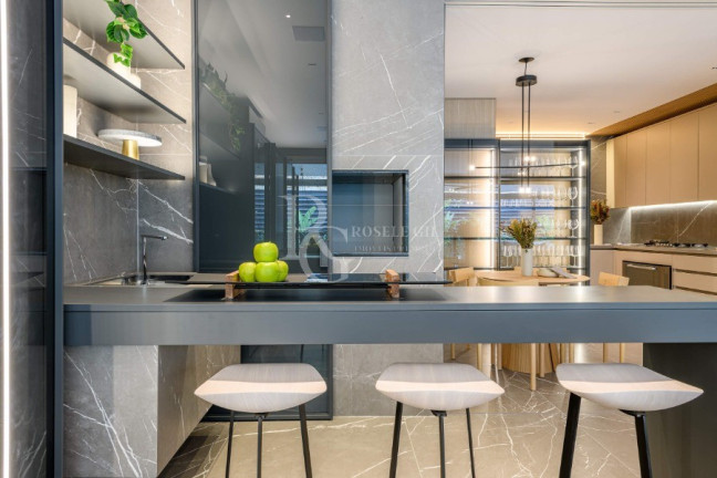 Imagem Apartamento com 3 Quartos à Venda, 234 m² em Petrópolis - Porto Alegre Imagem Apartamento com 3 Quartos à Venda, 234 m² em Petrópolis - Porto Alegre