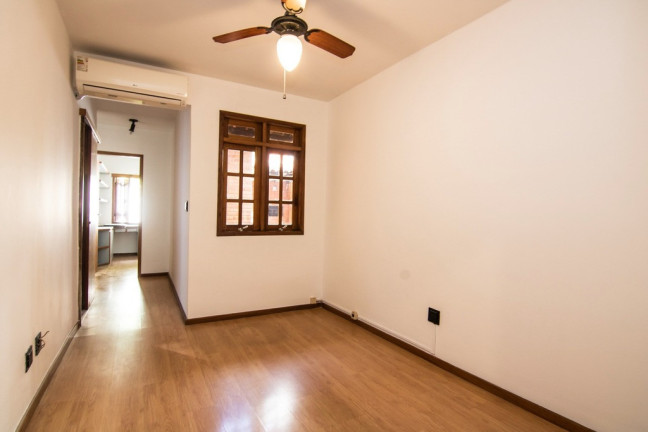 Imagem Imóvel com 3 Quartos à Venda, em Petrópolis - Porto Alegre Imagem Imóvel com 3 Quartos à Venda, em Petrópolis - Porto Alegre