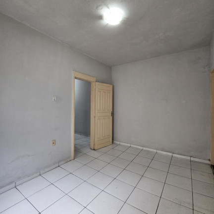 Imagem Casa com 2 Quartos para Alugar, 75 m² em Sacramenta - Belém