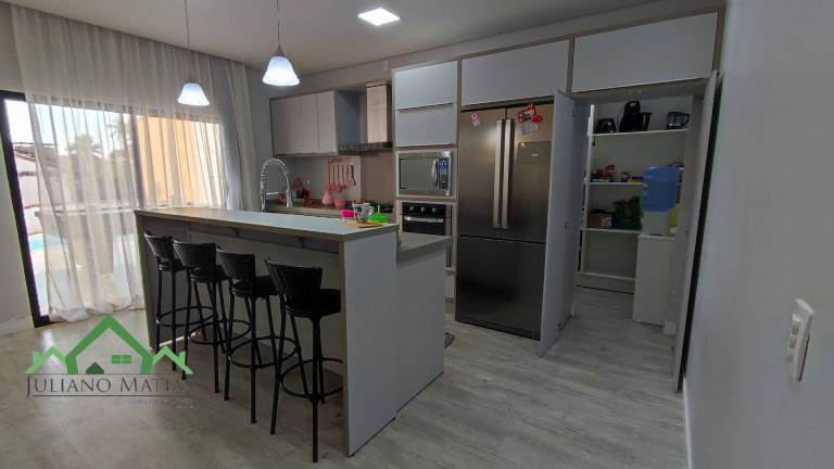 Imagem Casa com 3 Quartos à Venda, 164 m² em Pinheiros - Balneário Barra Do Sul Imagem Casa com 3 Quartos à Venda, 164 m² em Pinheiros - Balneário Barra Do Sul