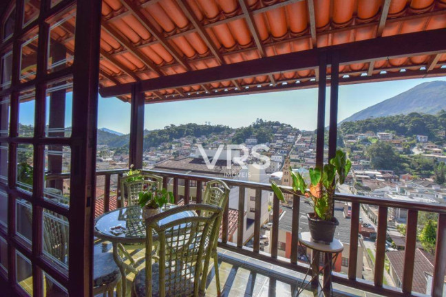 Imagem Casa com 6 Quartos à Venda, 700 m² em Tijuca - Teresópolis