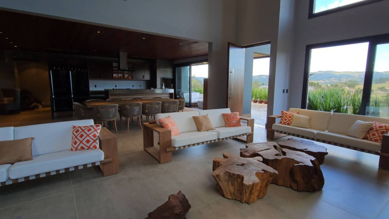 Imagem Casa com 4 Quartos à Venda, 715 m² em Centro - Camboriú