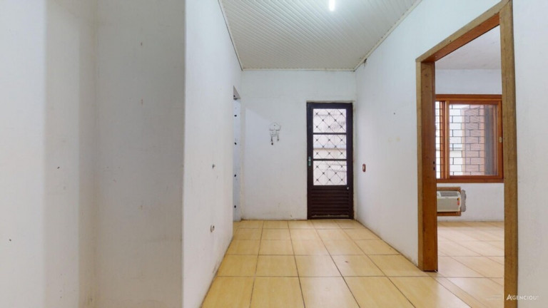 Imagem Imóvel com 4 Quartos à Venda, em Guarujá - Porto Alegre Imagem Imóvel com 4 Quartos à Venda, em Guarujá - Porto Alegre