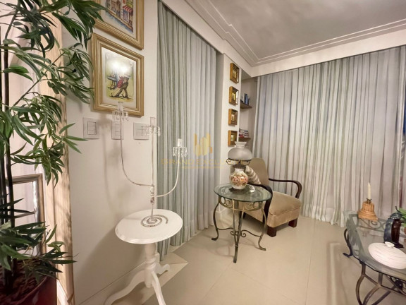 Imagem Apartamento com 3 Quartos à Venda, 252 m² em Centro - Balneário Camboriú Imagem Apartamento com 3 Quartos à Venda, 252 m² em Centro - Balneário Camboriú