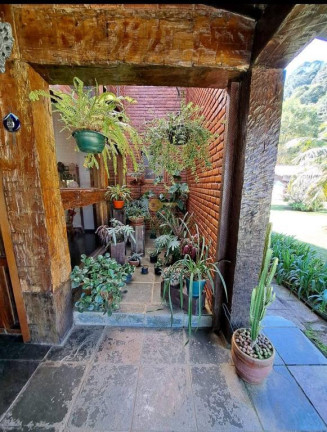 Imagem Casa com 4 Quartos à Venda, 300 m² em Albuquerque - Teresópolis