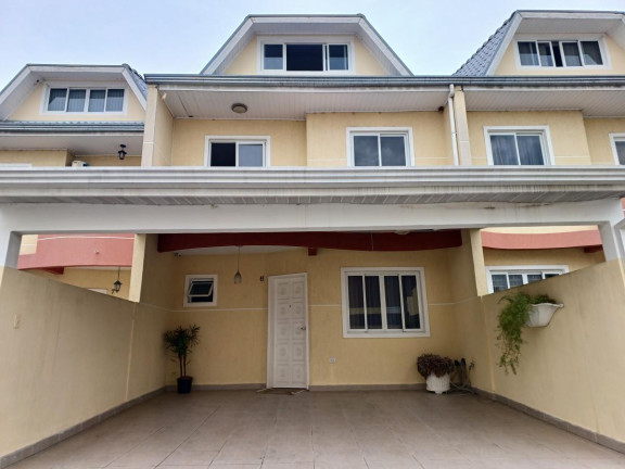 Casa com 3 Quartos à Venda, 150 m² em Guabirotuba - Curitiba