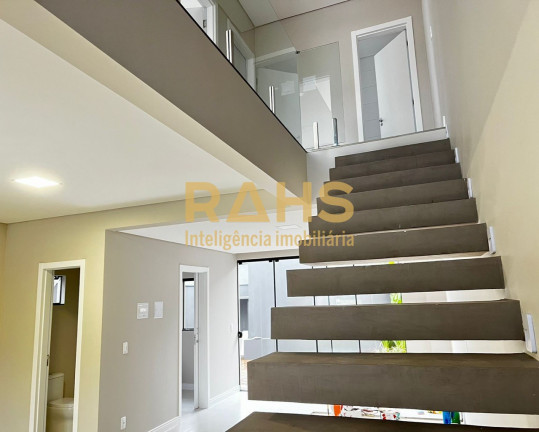 Imagem Casa com 3 Quartos à Venda, 160 m² em Saguaçu - Joinville