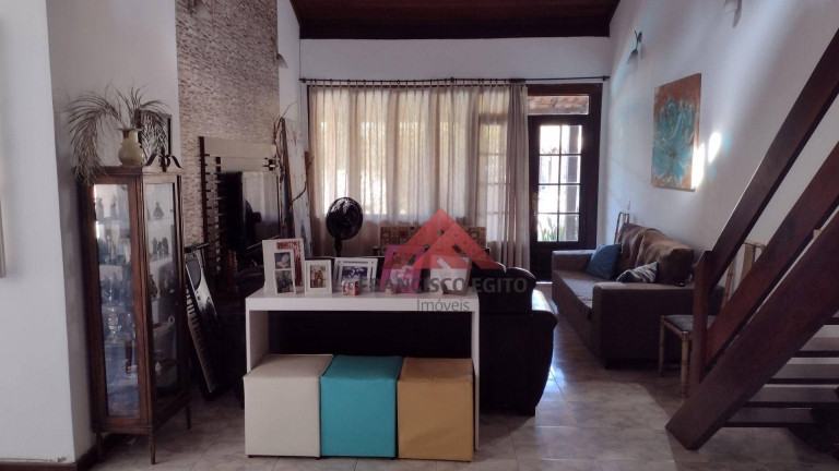 Imagem Casa com 3 Quartos à Venda, 200 m² em Badu - Niterói