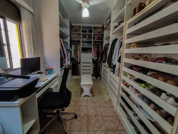 Imagem Casa com 3 Quartos à Venda, 251 m² em Marapé - Santos