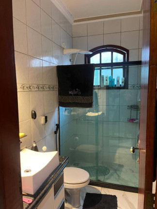 Imagem Casa com 3 Quartos à Venda, 136 m² em Vila Capri - Araruama