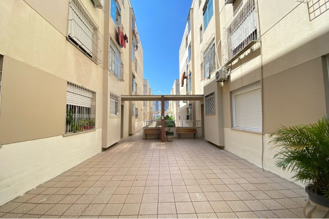 Imagem Imóvel com 2 Quartos à Venda, 59 m² em Santana - Porto Alegre
