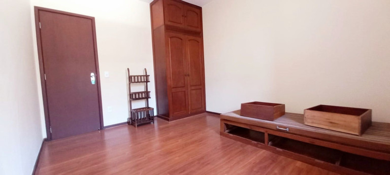 Imagem Casa com 7 Quartos à Venda, 348 m² em Comary - Teresópolis Imagem Casa com 7 Quartos à Venda, 348 m² em Comary - Teresópolis