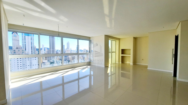 Imagem Apartamento com 4 Quartos à Venda, 140 m² em Centro - Balneário Camboriú Imagem Apartamento com 4 Quartos à Venda, 140 m² em Centro - Balneário Camboriú