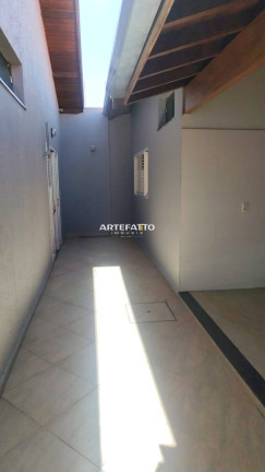 Imagem Casa com 4 Quartos à Venda, 240 m²