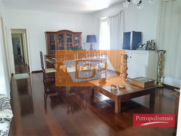 Imagem Casa com 4 Quartos à Venda, 200 m² em Castelanea - Petrópolis Imagem Casa com 4 Quartos à Venda, 200 m² em Castelanea - Petrópolis