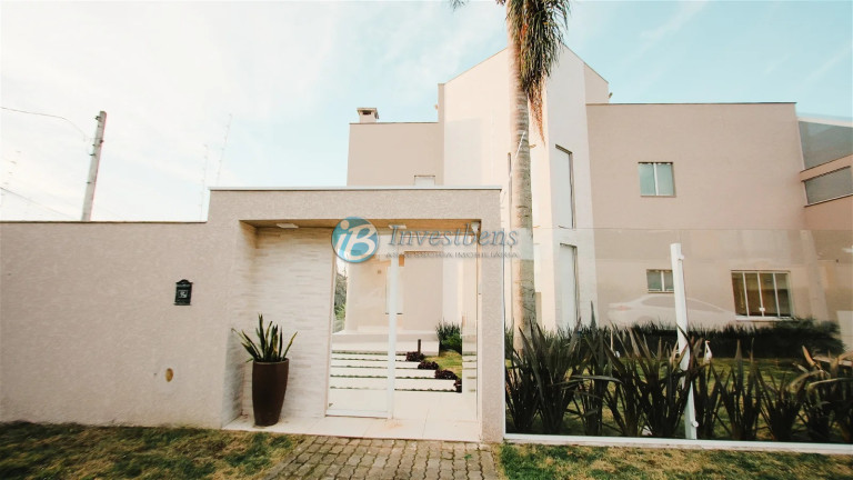 Imagem Casa com 3 Quartos à Venda, 363 m² em Butiatuvinha - Curitiba