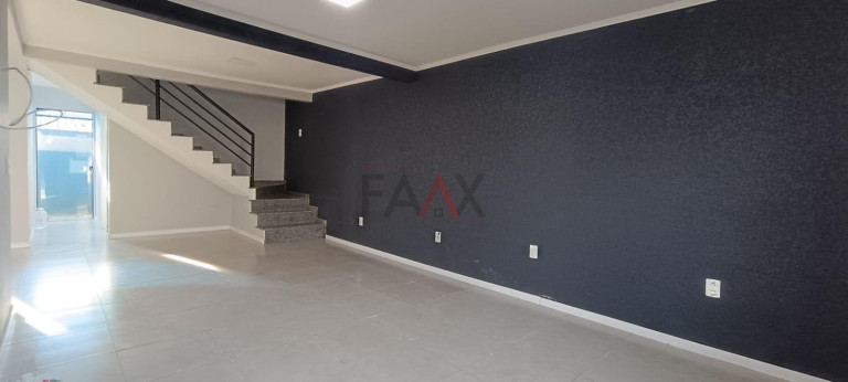Imagem Casa com 4 Quartos para Alugar, 184 m² em Santa Cruz - Guarapuava Imagem Casa com 4 Quartos para Alugar, 184 m² em Santa Cruz - Guarapuava