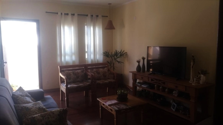 Imagem Casa com 3 Quartos à Venda, 205 m² em Jardim Dos Estados - Poços De Caldas