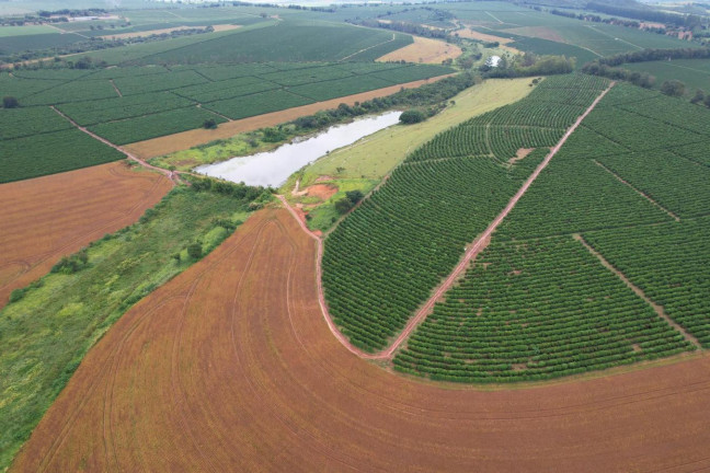 Imagem Fazenda à Venda, 48 m² em Zona Rural - Piumhi