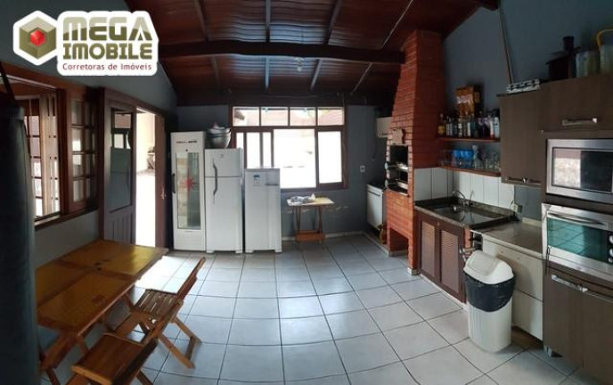 Imagem Casa com 3 Quartos à Venda, 450 m² em Córrego Grande - Florianópolis Imagem Casa com 3 Quartos à Venda, 450 m² em Córrego Grande - Florianópolis