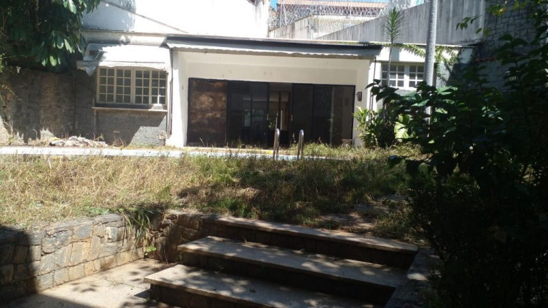 Imagem Sobrado com 5 Quartos à Venda ou Locação, 589 m² em Morumbi - São Paulo Imagem Sobrado com 5 Quartos à Venda ou Locação, 589 m² em Morumbi - São Paulo