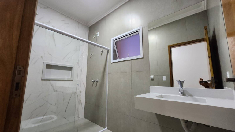 Imagem Casa com 3 Quartos à Venda, 157 m² em Botucatu