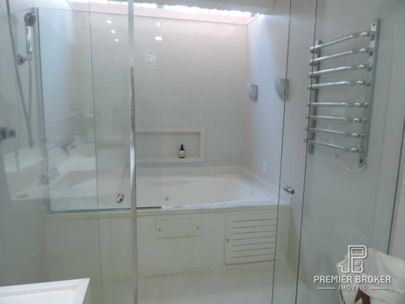Imagem Casa com 4 Quartos à Venda, 230 m² em Carlos Guinle - Teresópolis