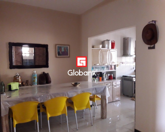 Imagem Sobrado com 4 Quartos à Venda, em Interlagos - Montes Claros Imagem Sobrado com 4 Quartos à Venda, em Interlagos - Montes Claros