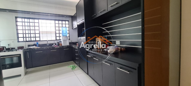 Imagem Casa com 3 Quartos à Venda, 230 m² em Jardim Brasilia - Mogi Mirim Imagem Casa com 3 Quartos à Venda, 230 m² em Jardim Brasilia - Mogi Mirim