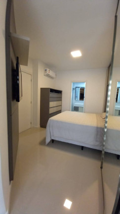 Imagem Apartamento com 2 Quartos à Venda, 68 m² em Abraão - Florianópolis